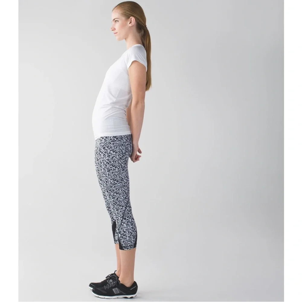 Lululemon Legging Run Inspire Crop II Luxtreme 6 Mini Brushed Animal Black White